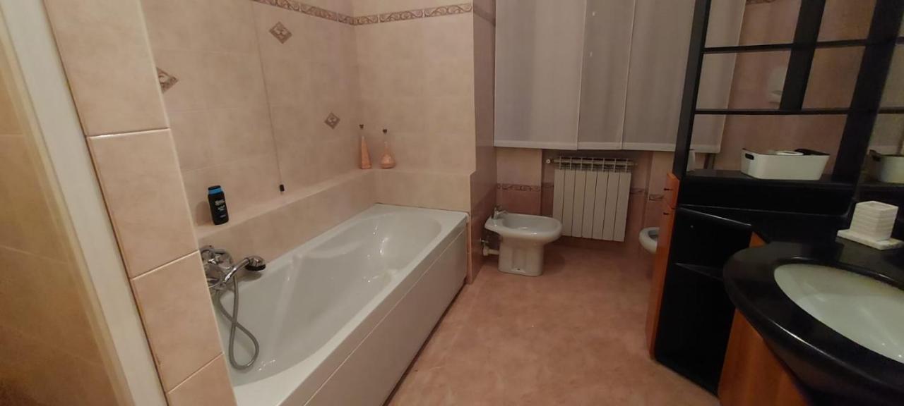 Casa T.U.A. Διαμέρισμα Sale Marasino Εξωτερικό φωτογραφία